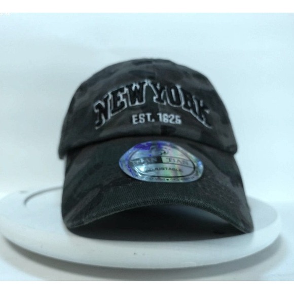 TIAN TIAN Other - Camo Baseball Cap Tian Tian New York Adjustable Strapback Black Hat